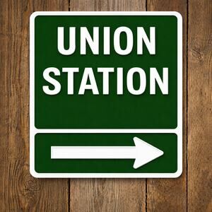 Union Station Train Sign Rail Road Rail Station Chicago Street Traffic Travel
